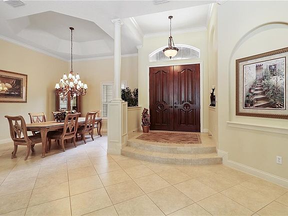 2nd image of 1829 Oakbrook Dr