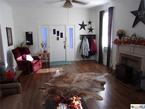 4th image of 403 E Juan Linn St