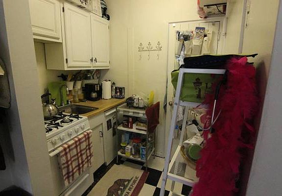 2nd image of 50 W 82nd St APT 4B