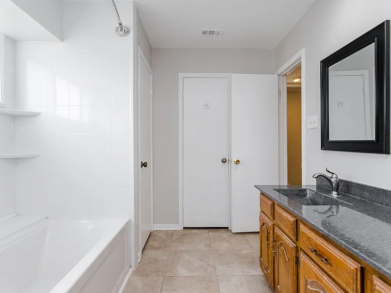 4617 Olympia Dr — Photo 42