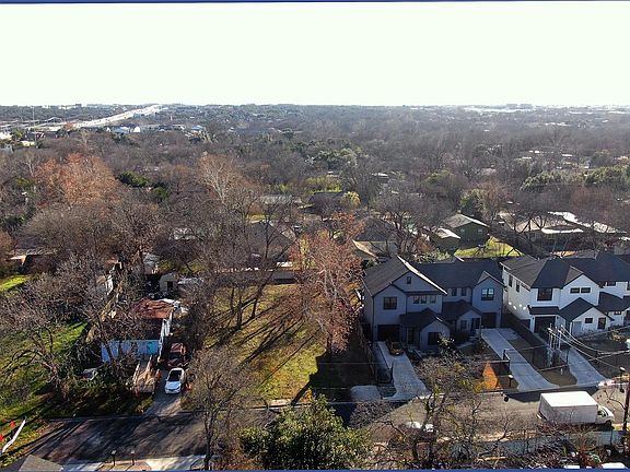 5th image of 411 Hackberry Ln