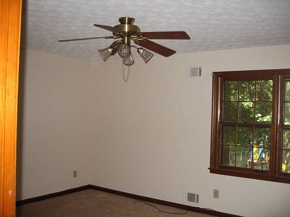 Master Bedroom w/new carp