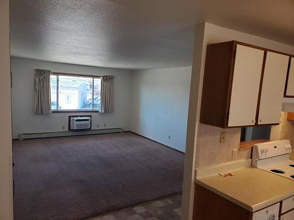 2nd image of 121 Miller St NE #A-1
