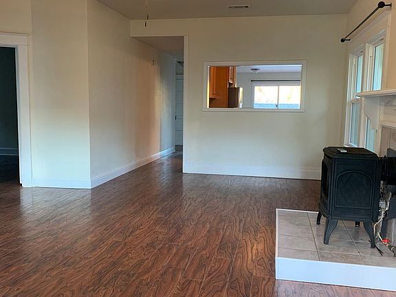 5th image of 129 Agard St
