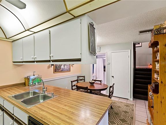 5th image of 2916 Pecan Ave