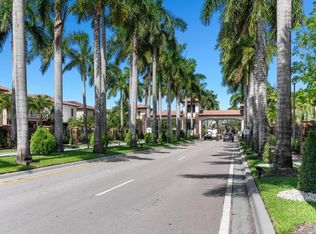 10023 NW 89th Ter, Doral, FL 33178