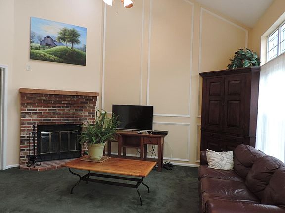 3rd image of 113 Sequoia Dr