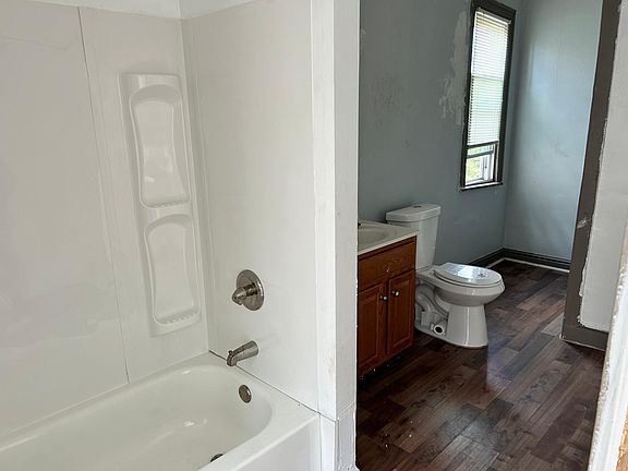 3rd image of 246 Hellam St