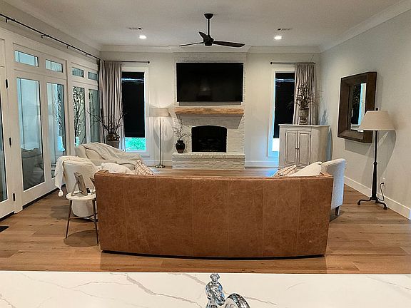 5th image of 541 Crown Dr