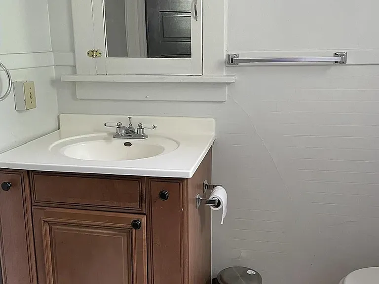 1135 Sumner St #2 — Photo 10