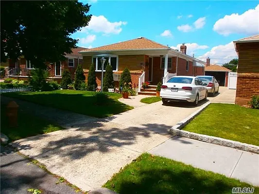 Sold by Century 21 Bay Benjamin | media 3