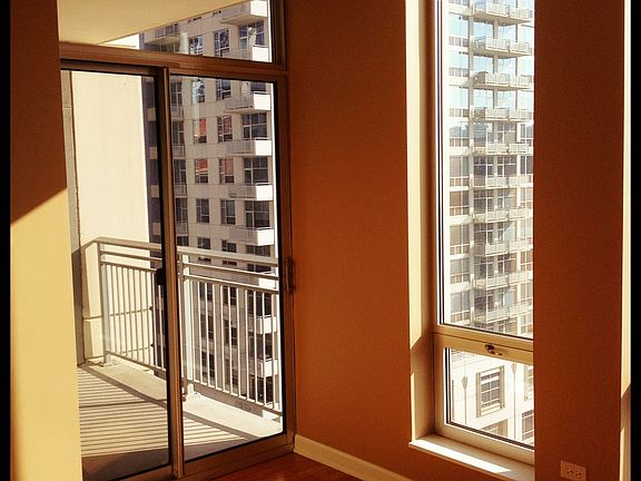 3rd image of 1250 S Michigan Ave APT 1115