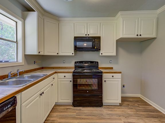 2nd image of 103 Shady Ln