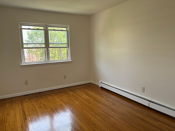 3rd image of 224 71st St