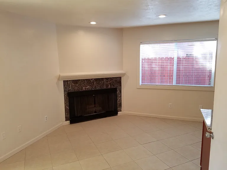 1716 H St #7 — Photo 3