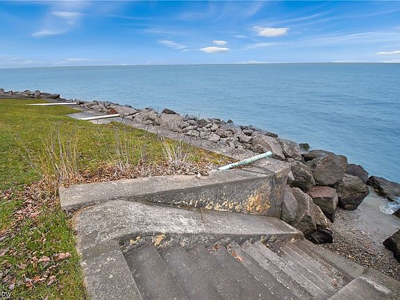 2nd image of 7593 Lakeshore Blvd