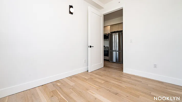 Bedroom, photo 1