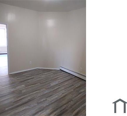 3rd image of 5 Van Cortlandt Park Ave APT 2