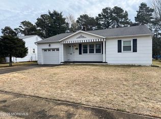 103 Edgewater Court, Toms River, NJ 08757