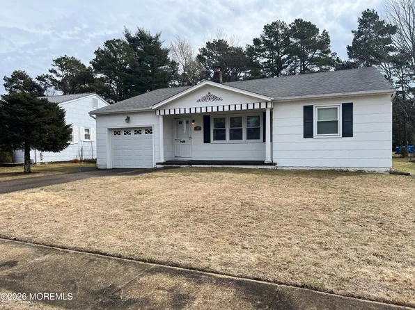 103 Edgewater Court, Toms River, NJ 08757