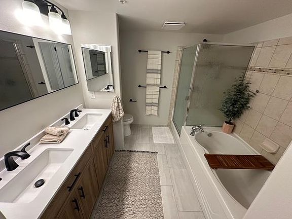5th image of 1400 Limahana Cir #D201