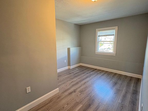 4th image of 56 Ferry St #2
