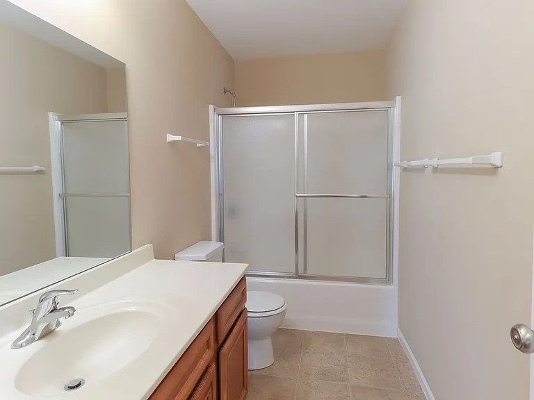 613 Bear Valley Ct — Photo 9
