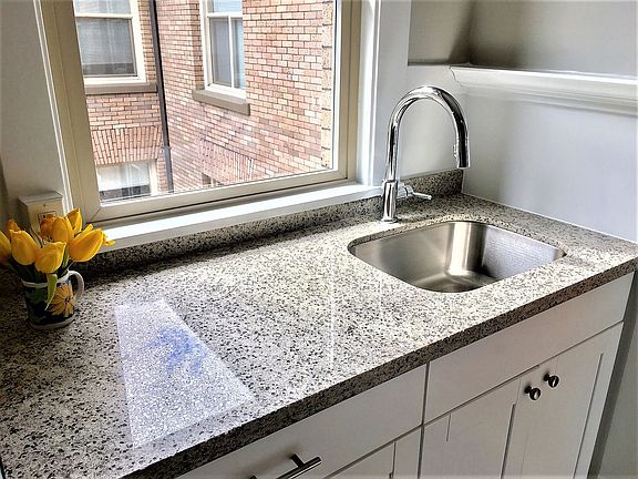 5th image of 417 13th Ave E #205