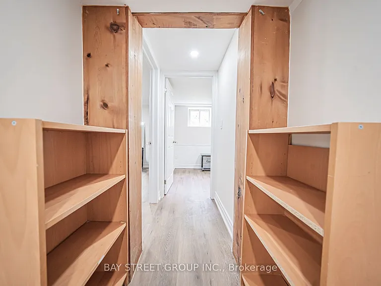 538 Queens Dr #BASEMENT — Photo 15
