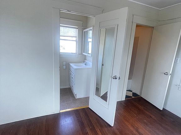 2nd image of 2528 1/2 Madison Ave