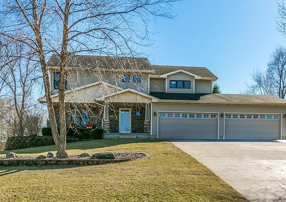 1st image of 915 Greenwood Hills Dr