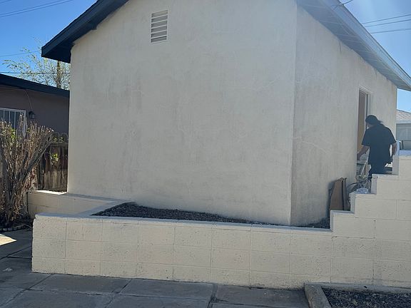 3rd image of 15268 Center St