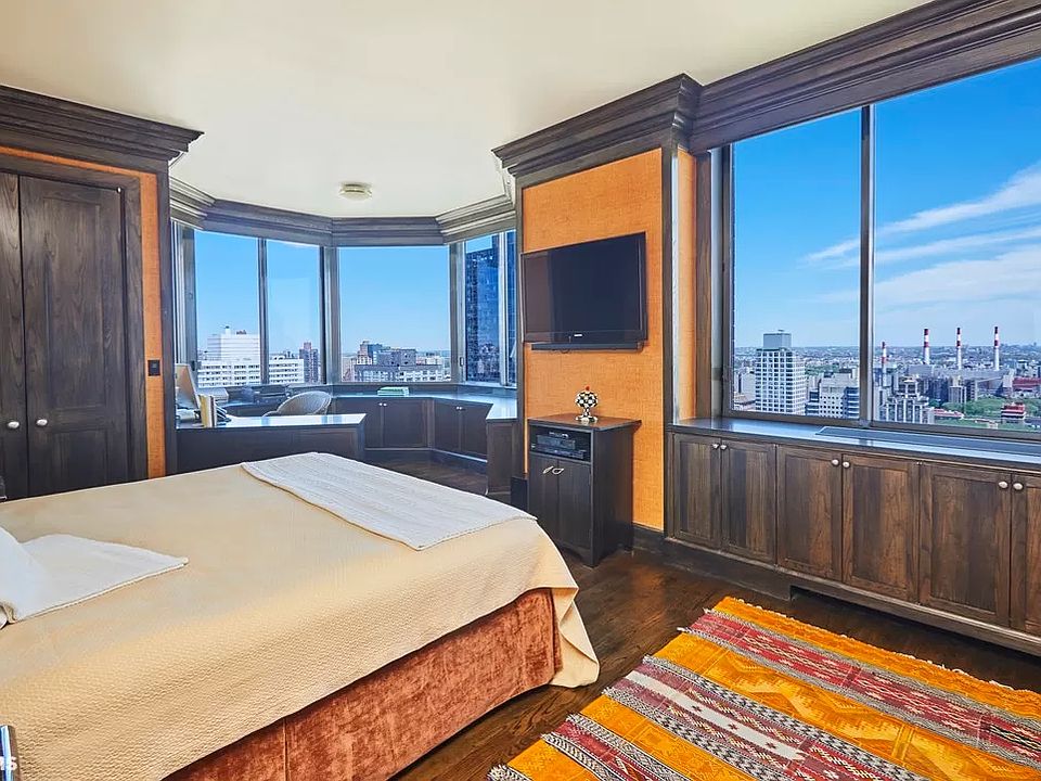 1st image of 200 E 65th St #33north