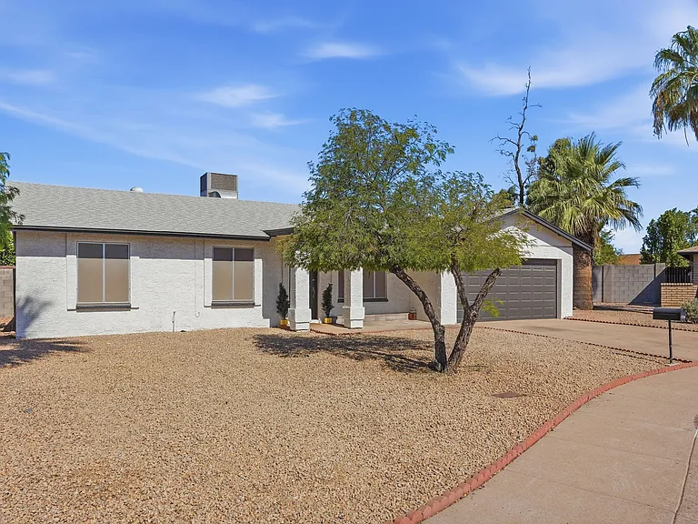 11610 N 41st Dr — Photo 39