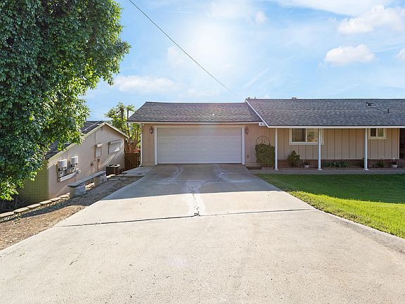 4th image of 1043 N Highland Drive