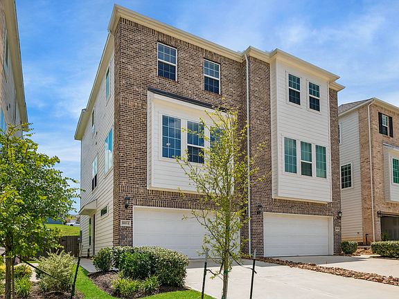New 3 story townhomes for lease.