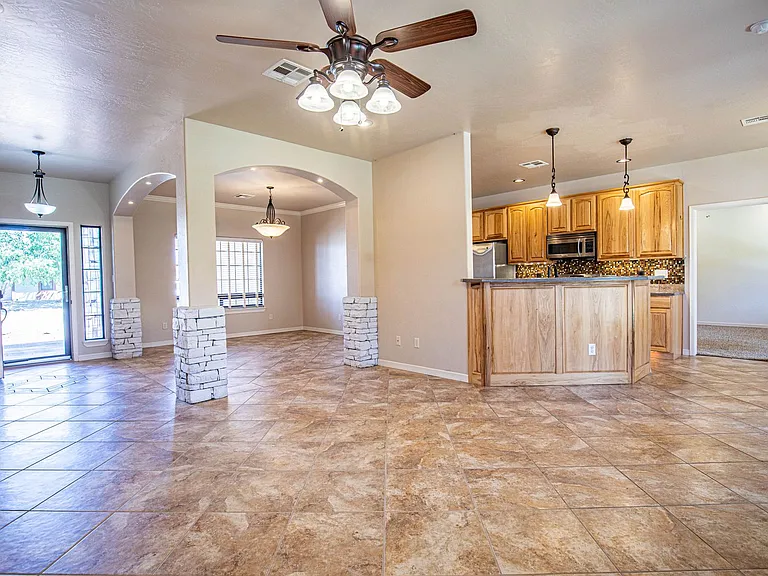 1124 Pajarito Dr — Photo 24