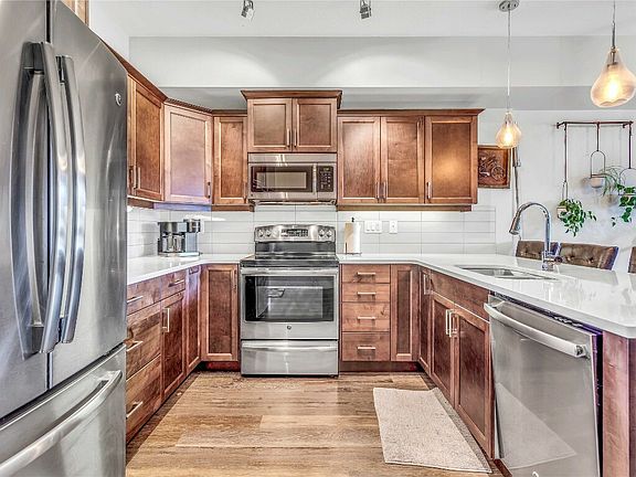 4th image of 3731 Casorso Rd #206