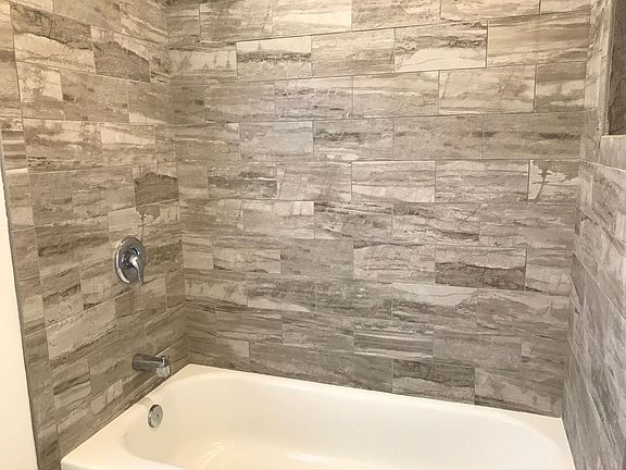 4th image of 3550 Park Blvd #6