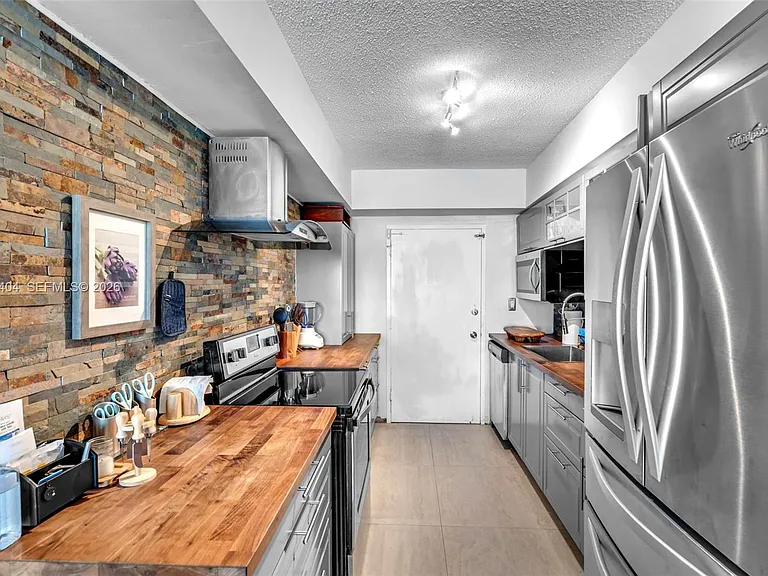 5401 Collins Ave #813 — Photo 8