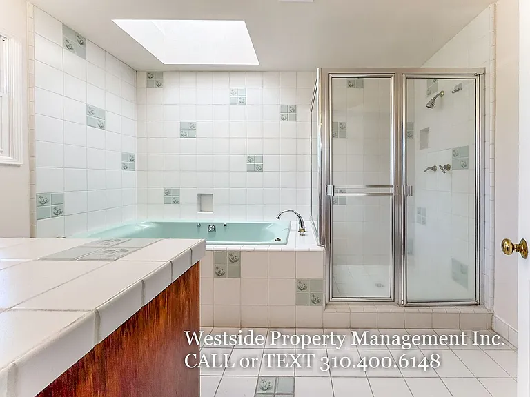 2445 22nd St — Photo 32