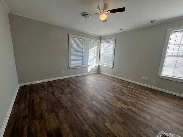910 S La Salle Dr — Photo 8