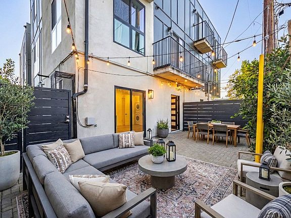 4th image of 10717 Addison St #10719-3