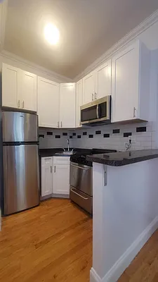 Rented by Bond New York | media 9