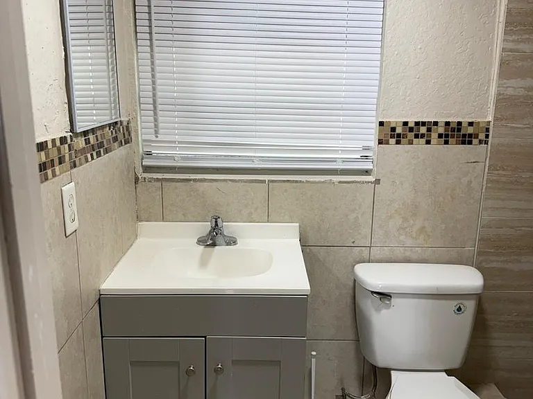 4570 Transport Rd — Photo 20