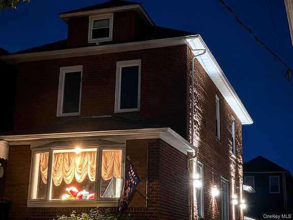 3rd image of 1715 Hering Avenue