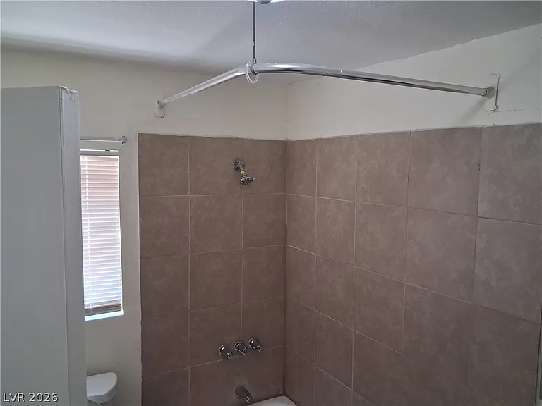 413 W Van Buren Ave #8 — Photo 7