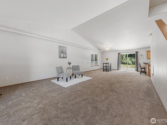 2nd image of 8432 Pepperidge Lane SE