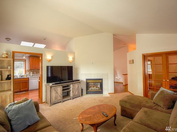 3rd image of 1111 SE Scarlet Oak Dr