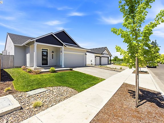 3rd image of 713 Tigerlily St